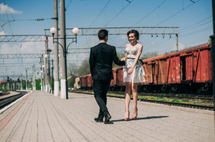 Couple saying hello/goodbye
